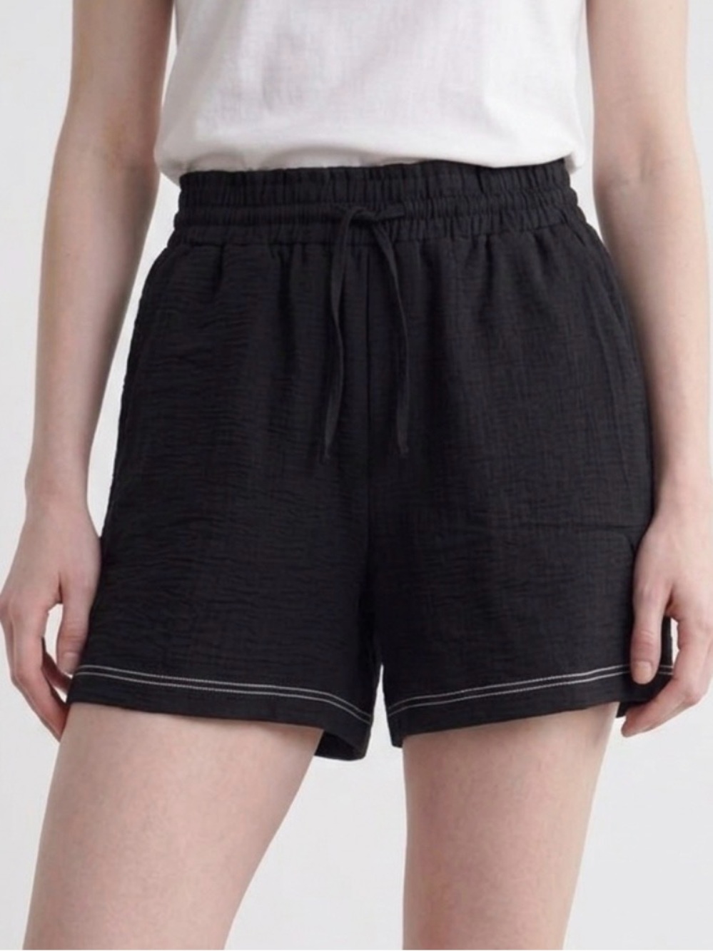 Preloved Medium Black Adrianna Papell shorts